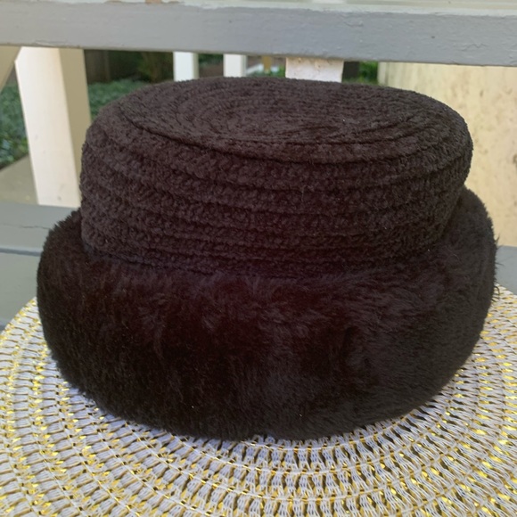 Like New! Vintage Betmar New York Black Cossack Woven Faux Fur Winter Hat - Picture 2 of 11